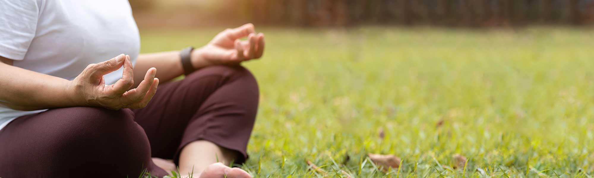 Stress, mémoire, bien-être : la méditation, souveraine pour les personnes âgées ?